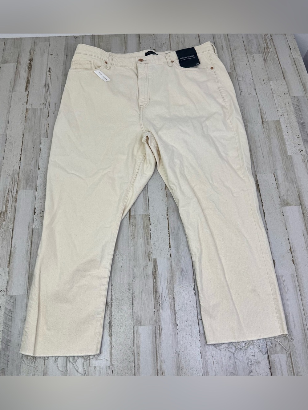 Banana Republic Women’s Chino 35 (41x27) Cream High Rise Straight Frayed NWT